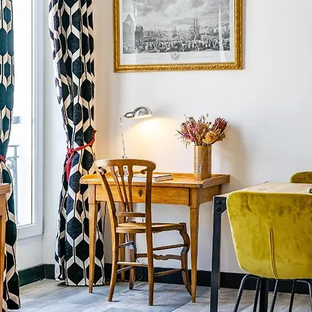 Apartment T2 Chic, Vue Vieux-port Et Notre Dame, Atypique, Calme, Clim, 48m2, Acces Autonome Avec Code *