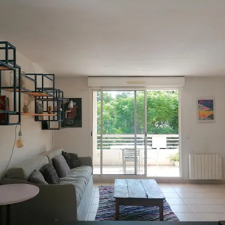 Apartment : Joli T2 Et Collines + Terrasse *