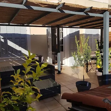 Superbe 2 Pieces Avec Grande Terrasse, Classe *** *