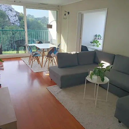 **** Roy D Espagne, Up To 7 People, View In Safe ****