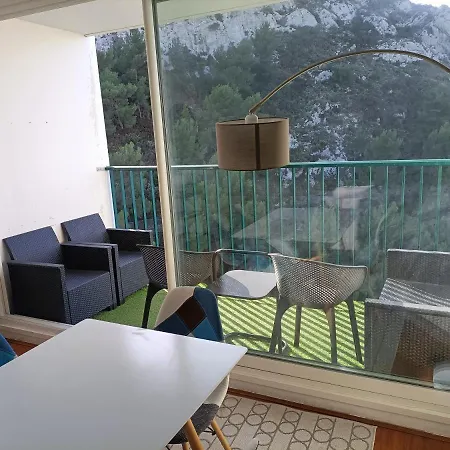 **** Roy D Espagne, Up To 7 People, View In Safe ****