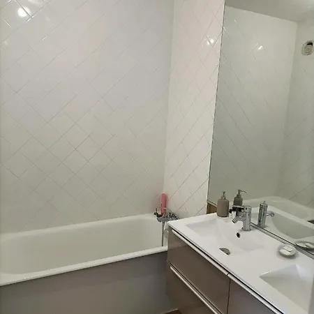 **** Roy D Espagne, Up To 7 People, View In Safe ****