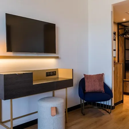 Massalia 4*