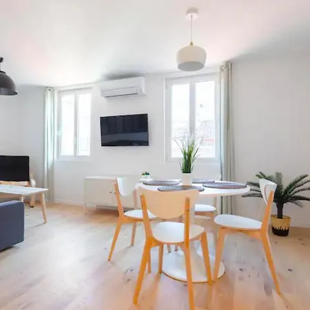 Appartement T2 ** Place Aux Huiles ** Vieux Port Marseille