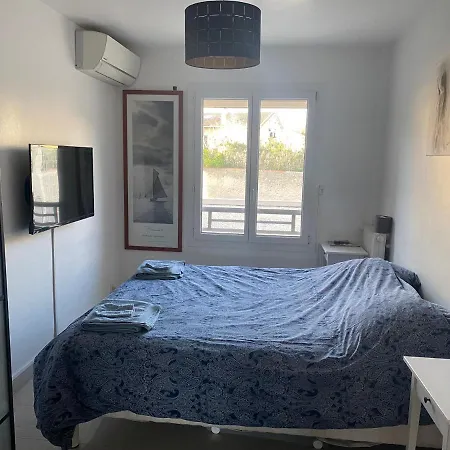 A 20 Metres De La Avec Balcon Apartment