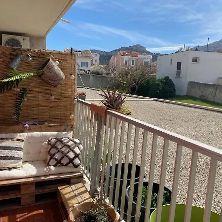 Apartment A 20 Metres De La Avec Balcon