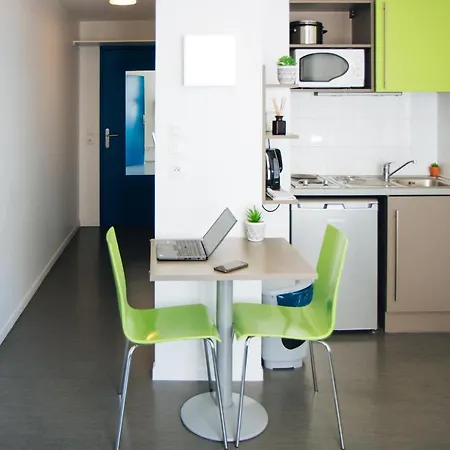 Twenty Business Flats Timone Aparthotel