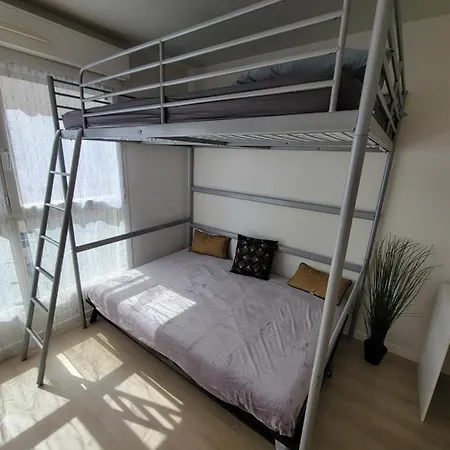 Les De Saint Charles Apartment