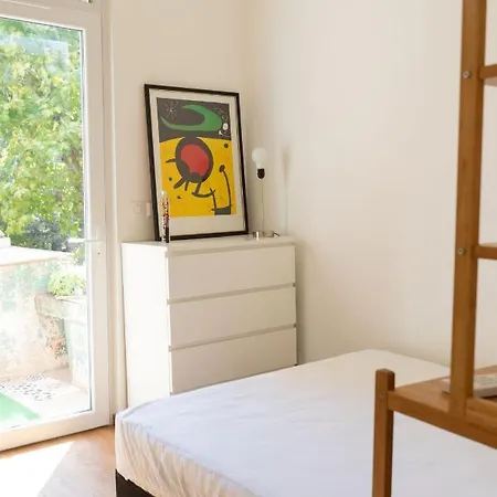 Le Petit Nid Des Chutes Lavies Casa de hóspedes *