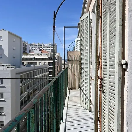 Apartment Magnifique T4, Des Catalans