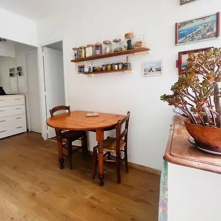 Le Jardin Du Roucas Apartment