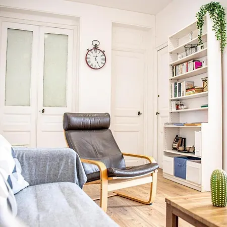 Apartment Grand 2 Avec Balcon Parc Longchamp *