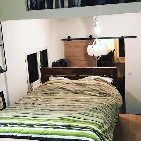 Appartement Chaleureux Et Atypique Avec Jardin A By Weekome *