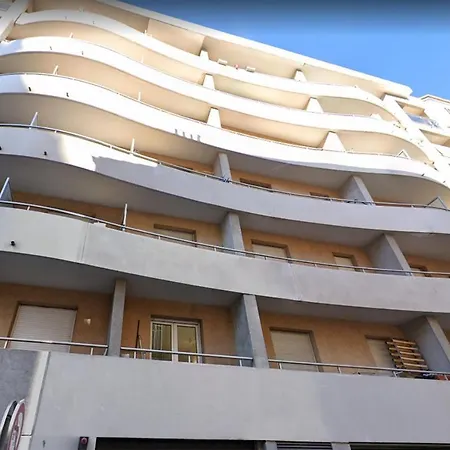 Апартаменты Joli Avec Terrasse Марсель
