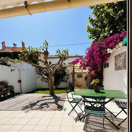 Le Jardin Du Roucas Apartment *
