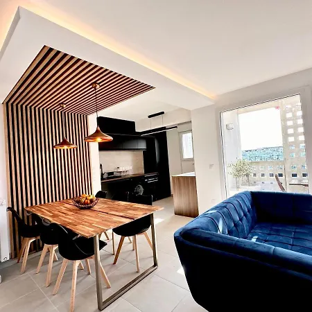 Duplex - Vue Exceptionnelle - Quartier Euromed-avec Box *