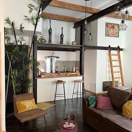 Apartment Atypique Cosy Entre Terre & Marseille