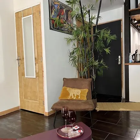 Apartment Atypique Cosy Entre Terre & Marseille