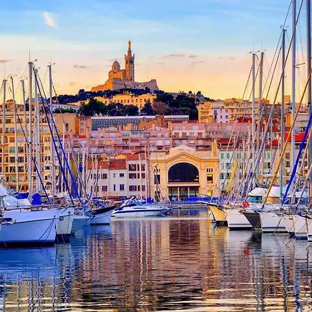 Super T2 Au Vieux Port Climatise Marsilya