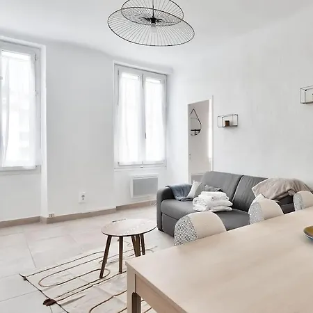 Magnificent 3-bedroom In Apartamento Marsella