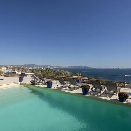 Guest house Les 1 Vue Piscine Marseille