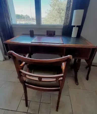 Villa Bord De Avec Piscine