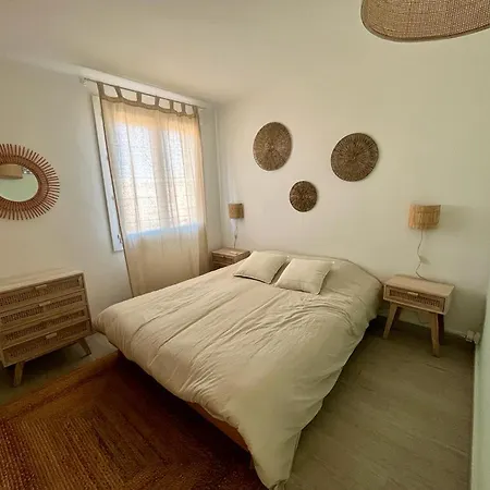 Prado Avec Parking Apartment