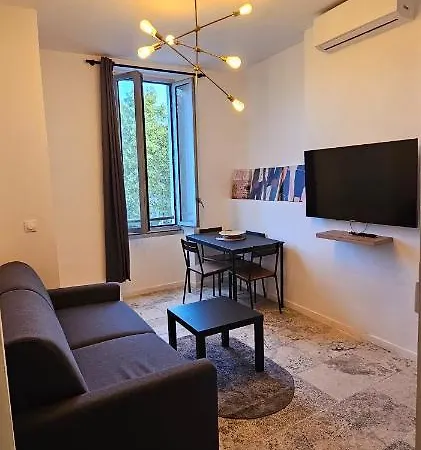 Massilia New'z 02 Apartment *
