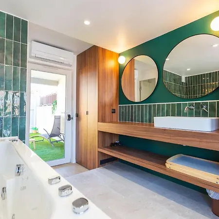 Du Mont D'or - Baignoire - Minibar Offert Romantiskt hotell Marseille