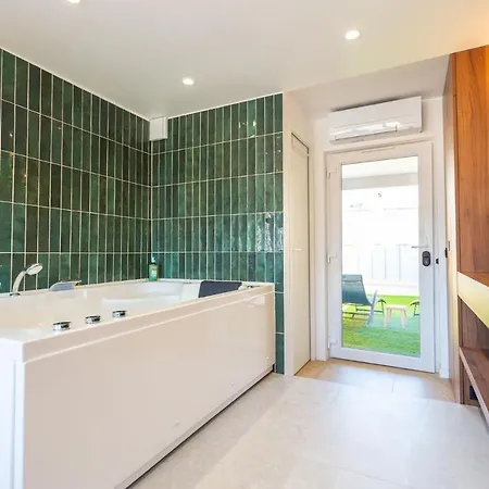 Du Mont D'or - Baignoire - Minibar Offert Love hotel Marseille