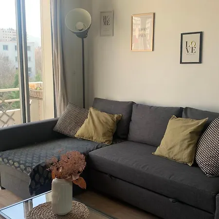 Fully Equipped With Parking 6 Beds Apartment Marseille