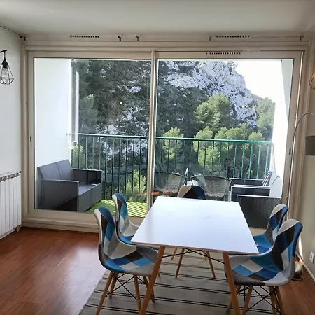 **** Roy D Espagne, Up To 7 People, View In Safe **** *