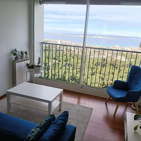 **** Roy D Espagne, Up To 7 People, View In Safe **** Marseille