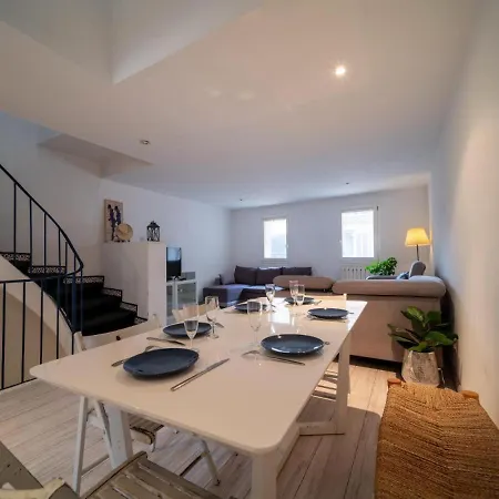 Apartment Cosy Triplex 120m2 Terrasse Au Panier Vue Major Vieux Port 7 Couchages Option Parking Marseille