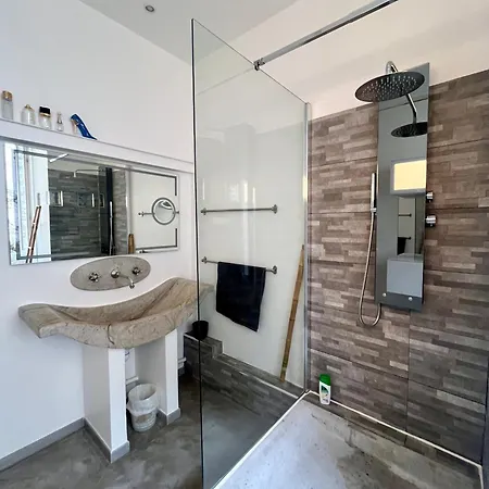 Appartement Sur La Corniche Kennedy Face A La Marseille