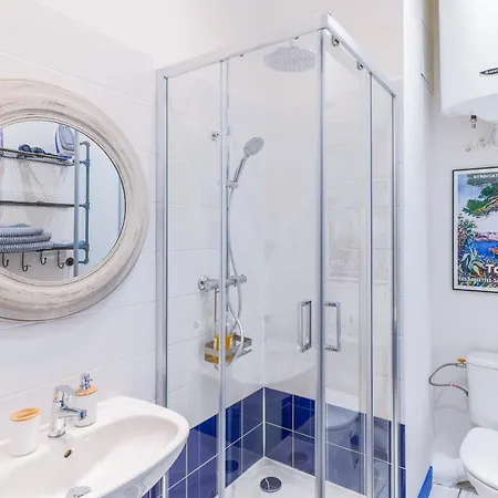 Bleu 29m2, 120m Vieux-port , Clim ,wifi, Acces Autonome Avec Code *