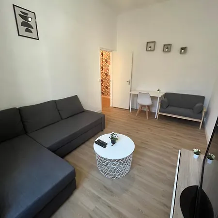 Centre T2 Joliette Apartment