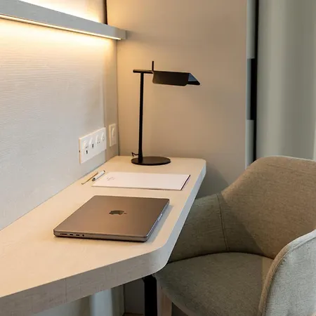 ホテル Crowne Plaza - Le Dome 4*