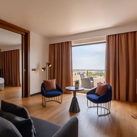 Massalia 4*