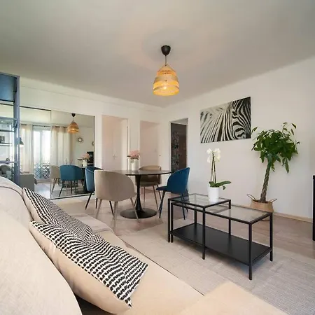 Fully Equipped With Parking 6 Beds Apartment *