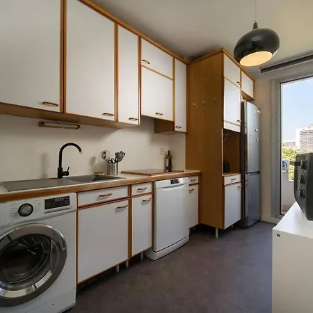Apartment Fully Equipped With Parking 6 Beds Marseille