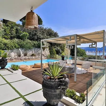 Villa Jfk *