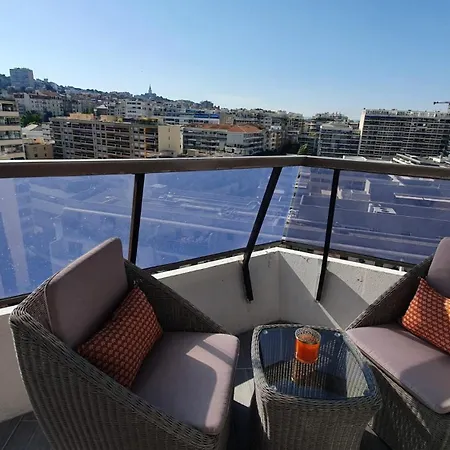 Apartment T1 Prado Chanot