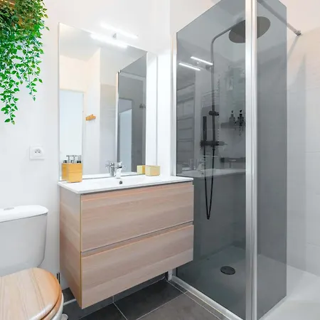 T2 Entre Plage Et Centre Ville-terrasse/parking Apartamento *