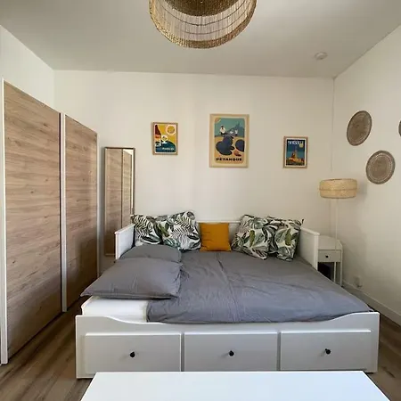 Le Petit Marseillais Avec Patio Apartment *