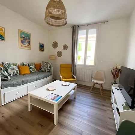 Le Petit Marseillais Avec Patio Apartment