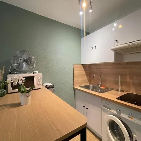 Carre Or Paradis Apartment *