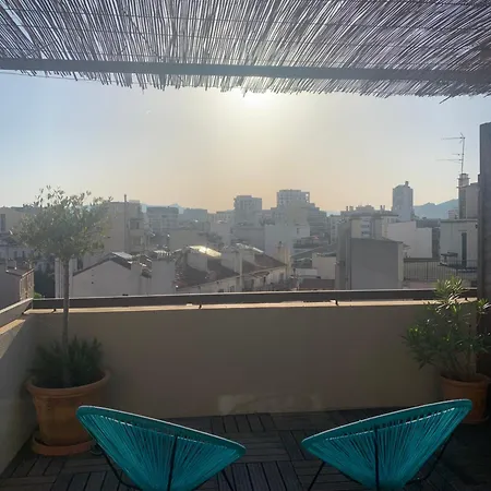 Joli Avec Belle Terrasse
