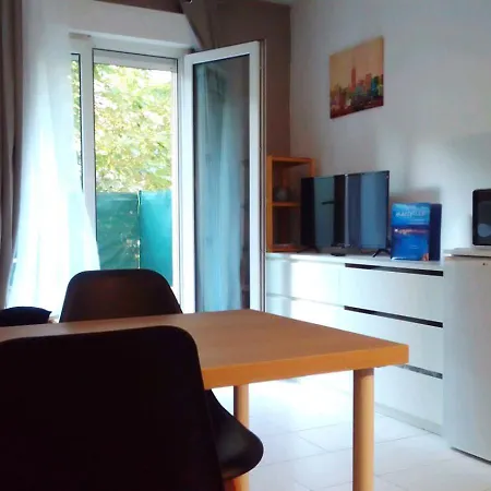 Joli Avec Terrasse * Марсель