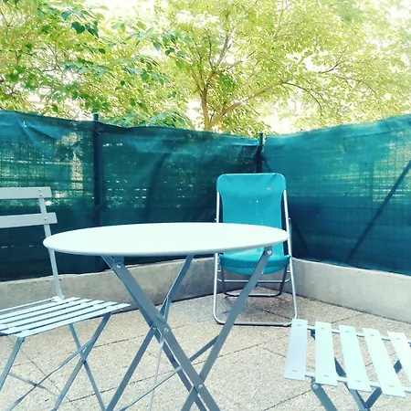 Joli Avec Terrasse